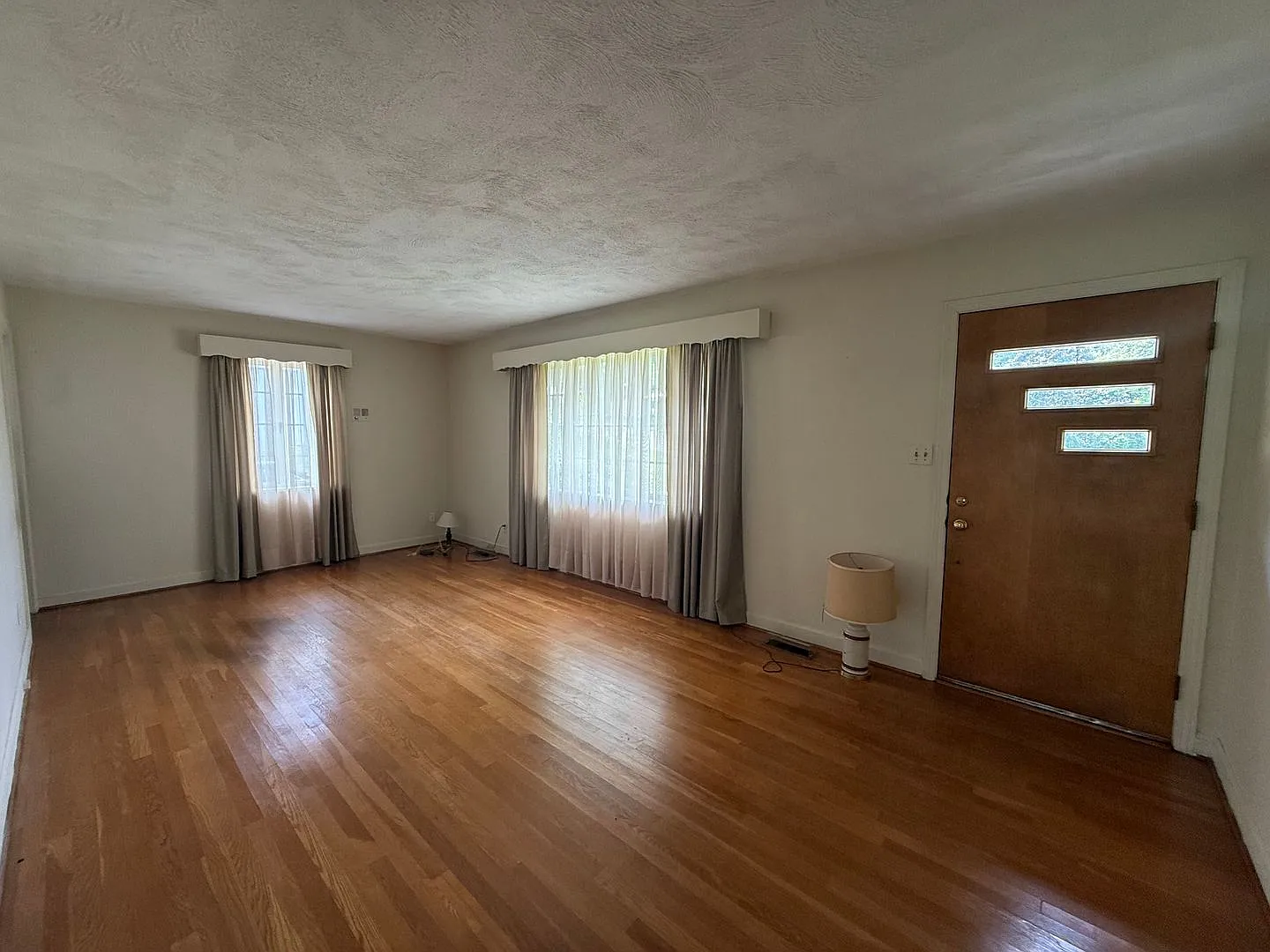 3 bedroom 1.5 bath — Photo 4