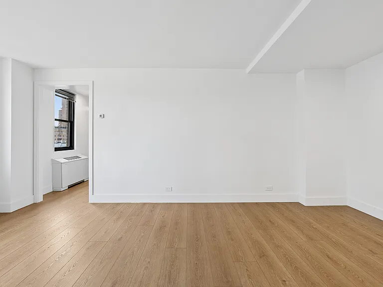 315 W 57th St #20A — Photo 8