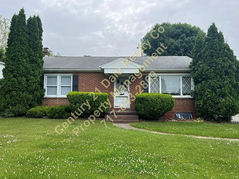 303 Maywood Rd — Photo 1