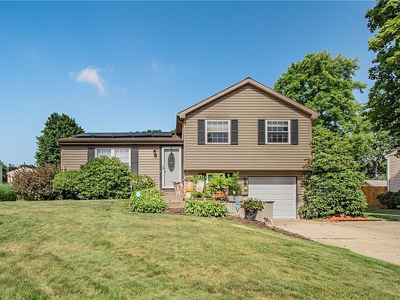 2nd image of 404 Anna Marie Dr