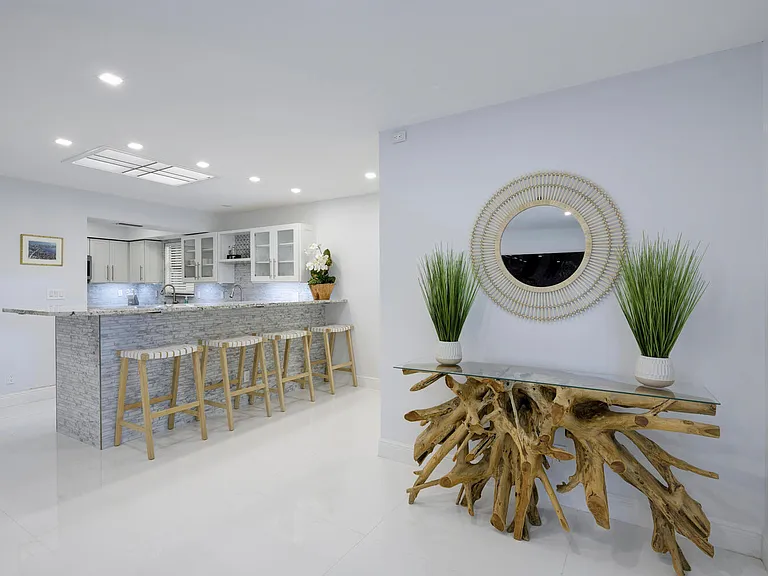 11335 Twelve Oaks Way — Photo 3