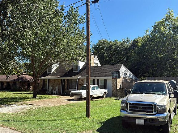 2nd image of 4073 Holly Ln