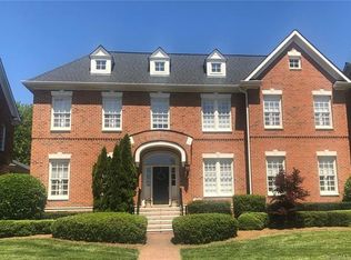4715 Cambridge Crescent Dr, Charlotte, NC 28226