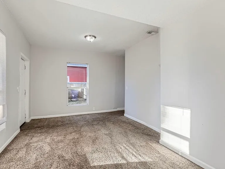 4533 Fillmore St #A — Photo 4