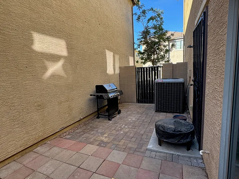 7008 S 7th Ln — Photo 30