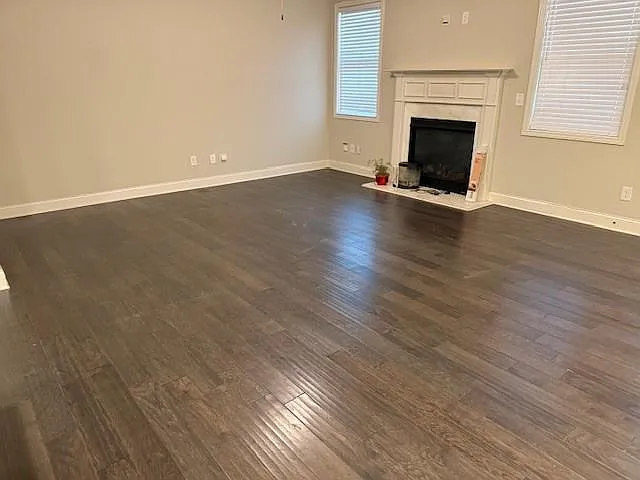 3 bed, 2.5 bath, 1821 sqft, $2,050 — Photo 2