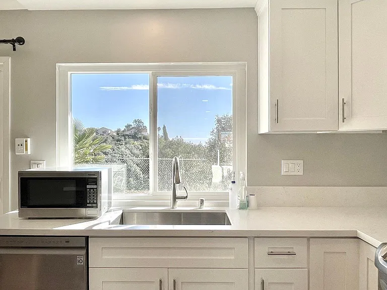13556 Samantha Ave — Photo 19