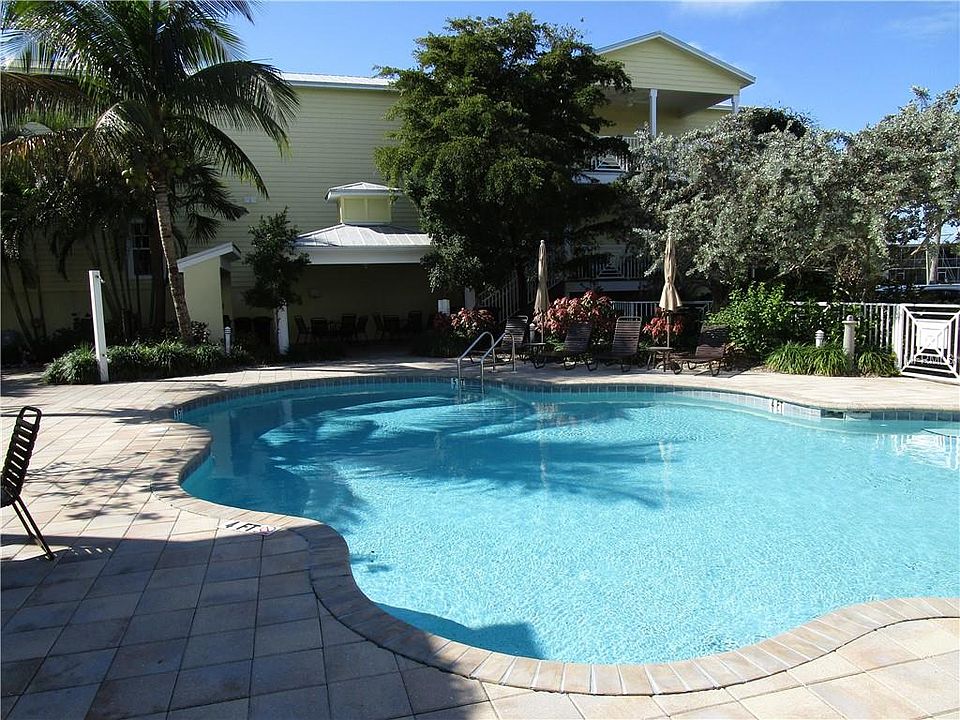 2nd image of 6732 Sarasea Cir Unit 202