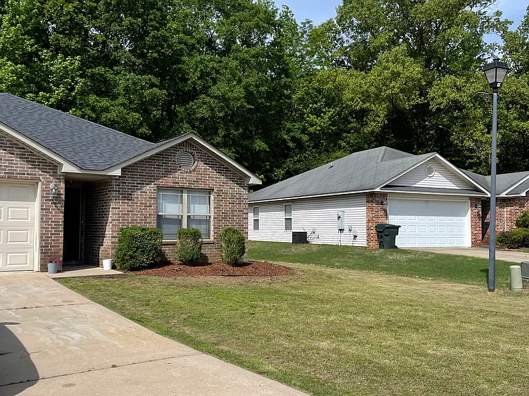 73 Angel Ct — Photo 2