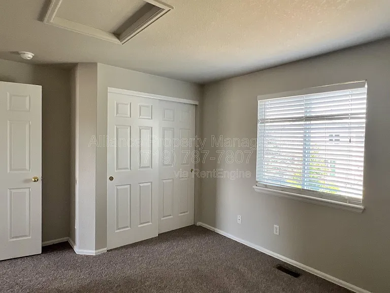 5671 Vermillion Bluffs Dr — Photo 28