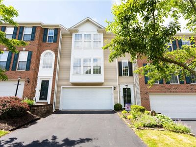 612 Village Green Blvd E, Mars, PA, 16046