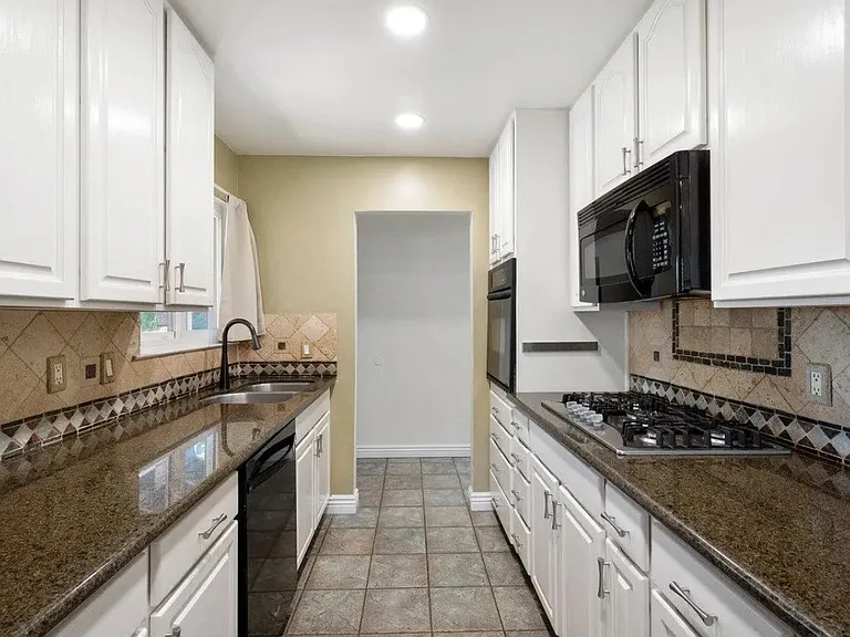 4026 Denver St — Photo 8