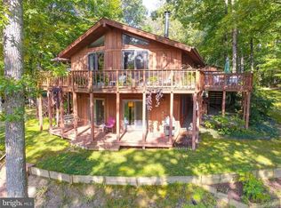 912 Anna Coves Blvd, Mineral, VA 23117