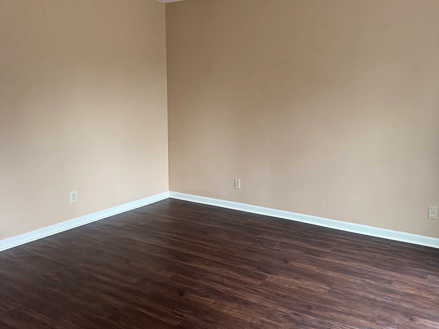 2 bed, 1.5 bath, 1000 sqft, $995 — Photo 2