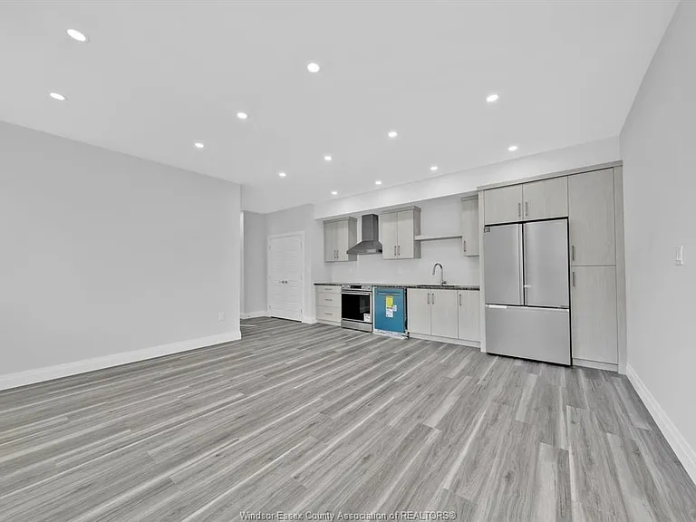 3549 Peter St #4 — Photo 10
