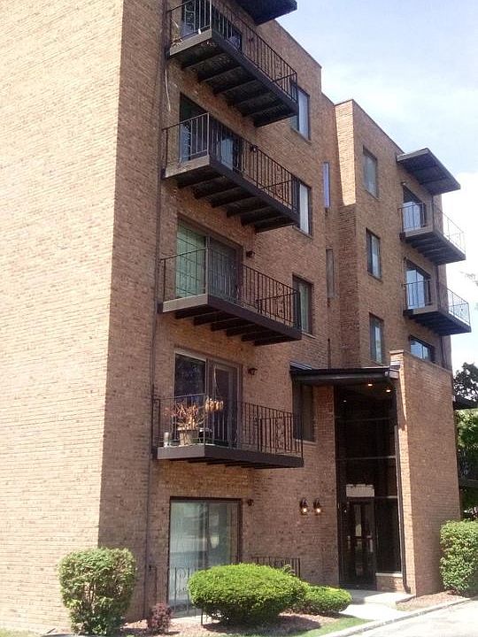 1st image of 11105 S Fairfield Ave #1SE
