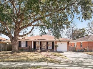 2105 Corinne Dr, Chalmette, LA 70043