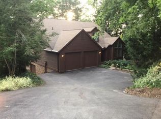 3272 Eastview Rd, Bethel Park, PA 15102