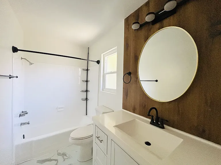 1406 S Gramercy Pl #9 — Photo 9