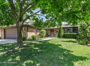 1001 S Grace St, Mount Prospect, IL 60056