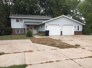 551 W 24th St, Holland, MI