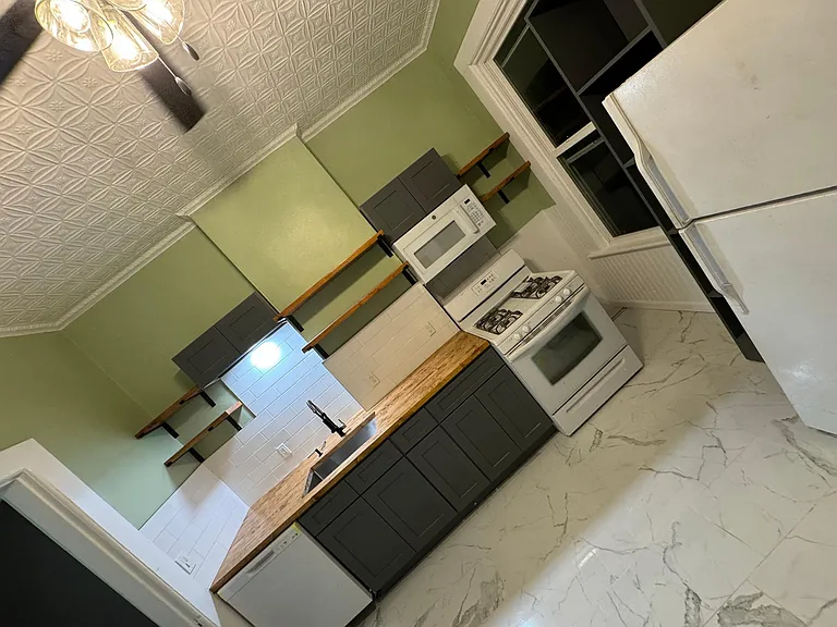 151 Beech St — Photo 17
