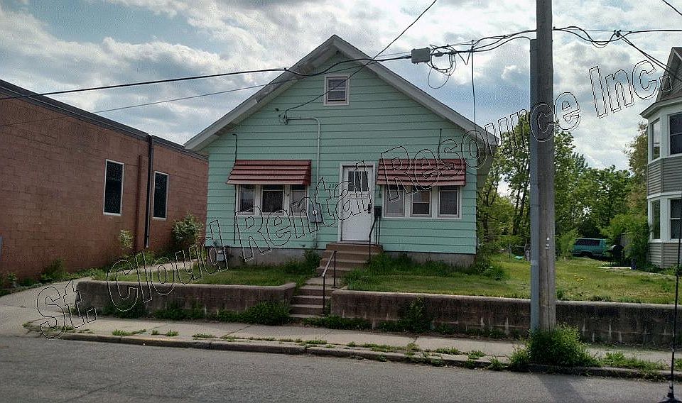 1st image of 209 10th Ave N