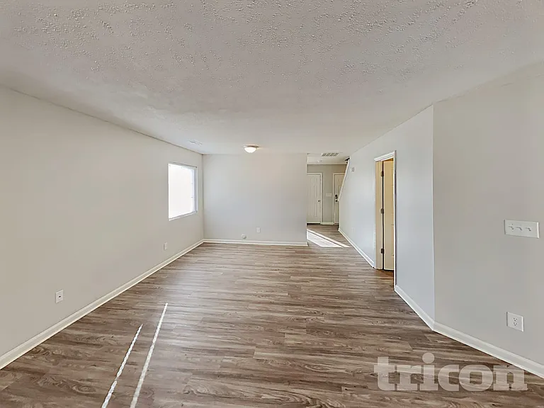 2675 Chatfield Dr — Photo 3