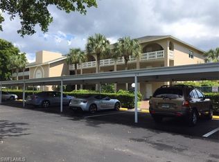 100 Valley Stream Dr APT 302, Naples, FL 34113