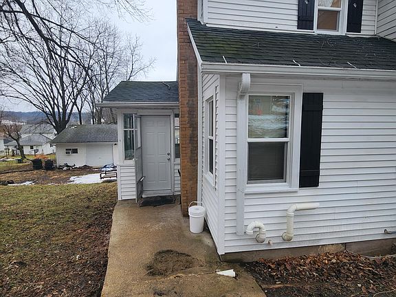 4th image of 479 E Ward St