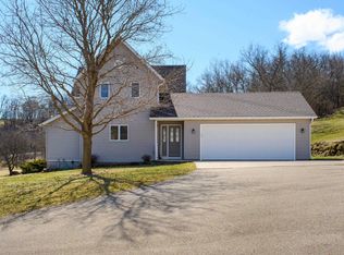 3265 Bergum Road, Mount Horeb, WI 53572
