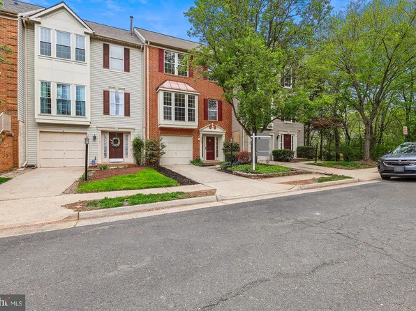 46703 Cavendish Sq, Sterling, VA 20165