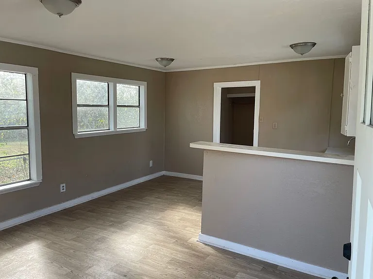 1133 Hibiscus St — Photo 2