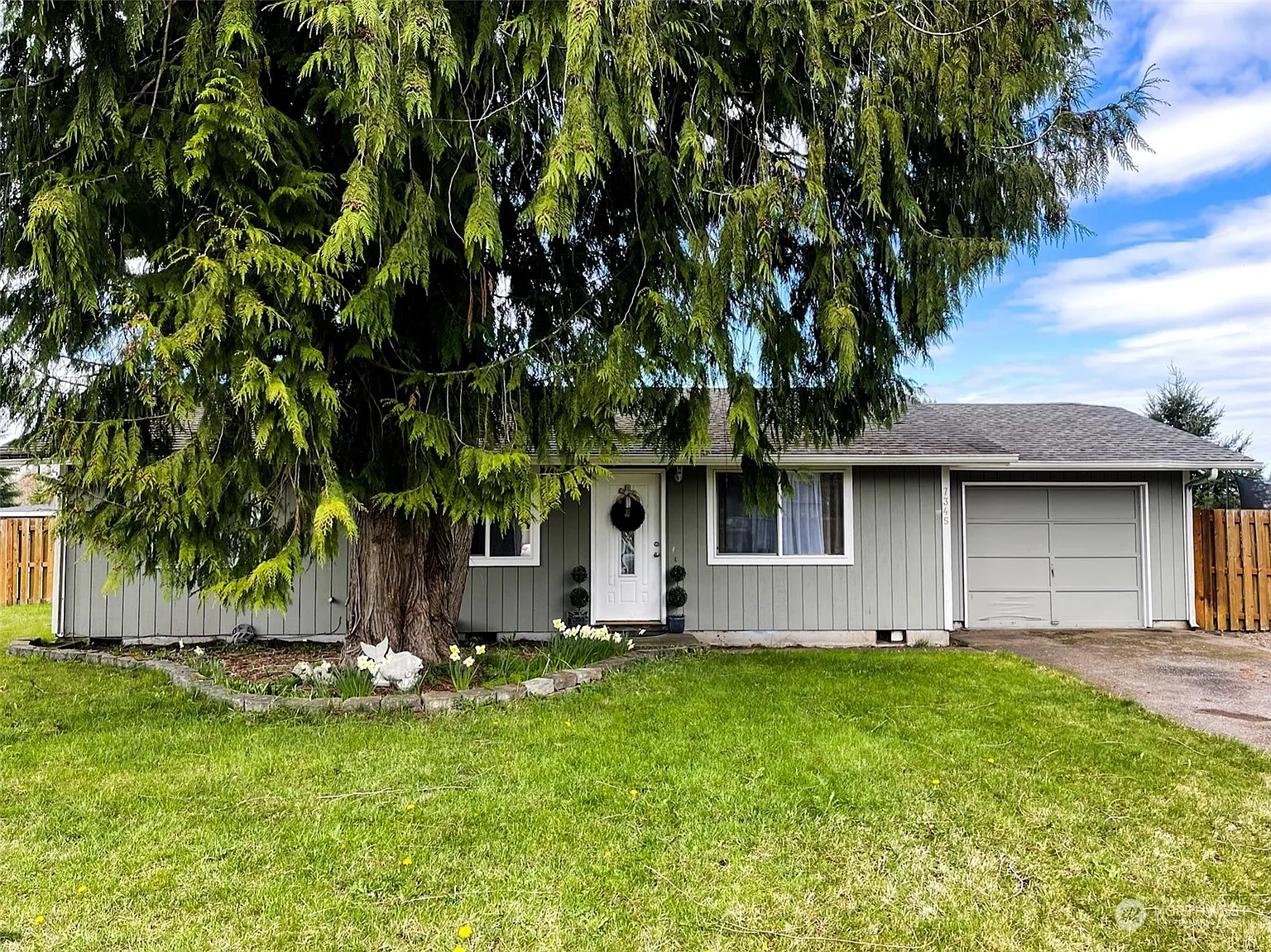 7345 Fair Oaks Loop SE photo 1