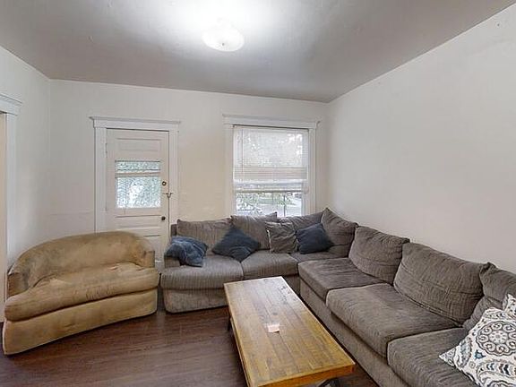 2nd image of 802 E Kingsley St Unit 1
