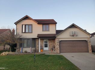 25465 Rose St, Chesterfield, MI