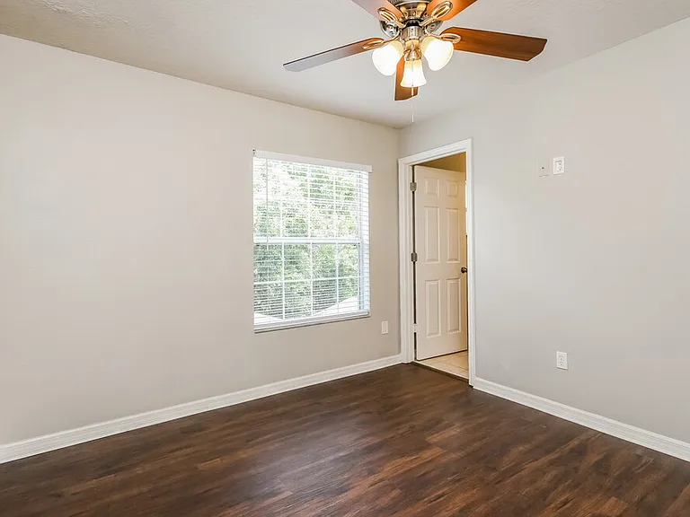 4502 Alberto Cir — Photo 16