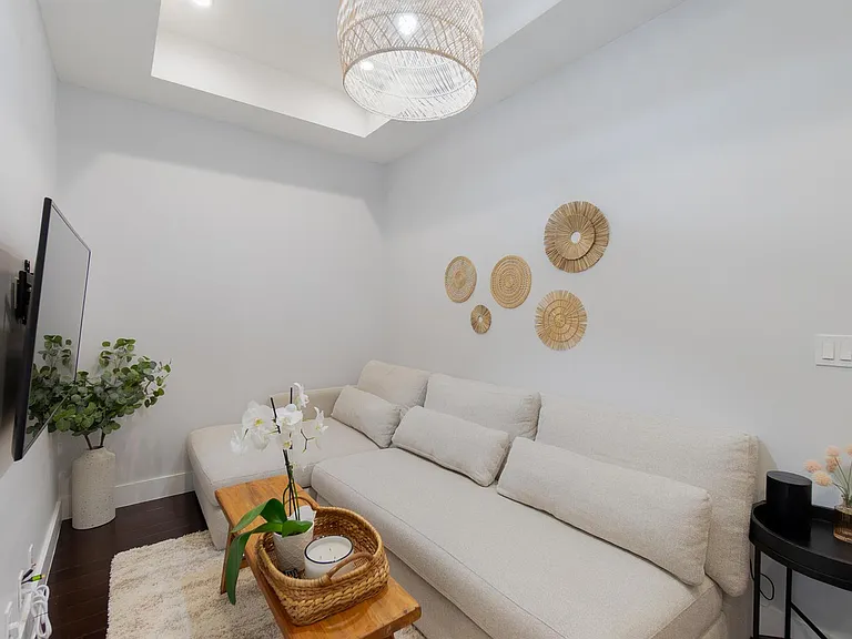 918 Saint George Blvd — Photo 21