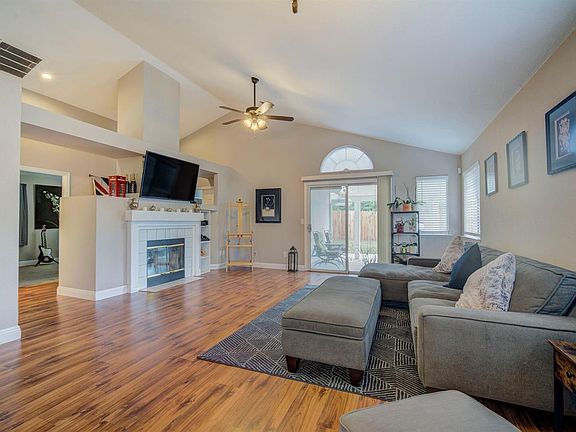 2nd image of 4004 Honey Rose Pl