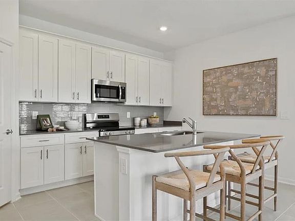 5th image of 4246 Saint Thomas Way