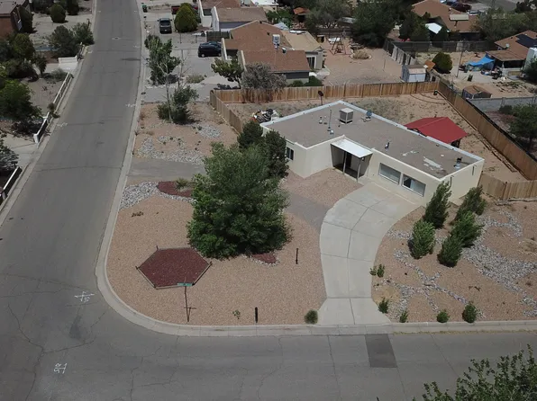 4601 Palmas Altas Dr SE, Rio Rancho, NM 87124