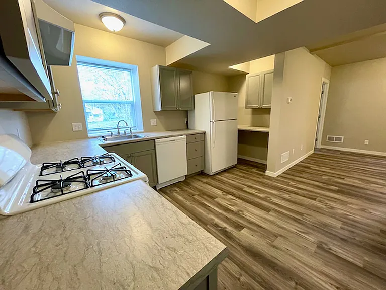 2101 E Willamette / Duplex / LBP — Photo 7