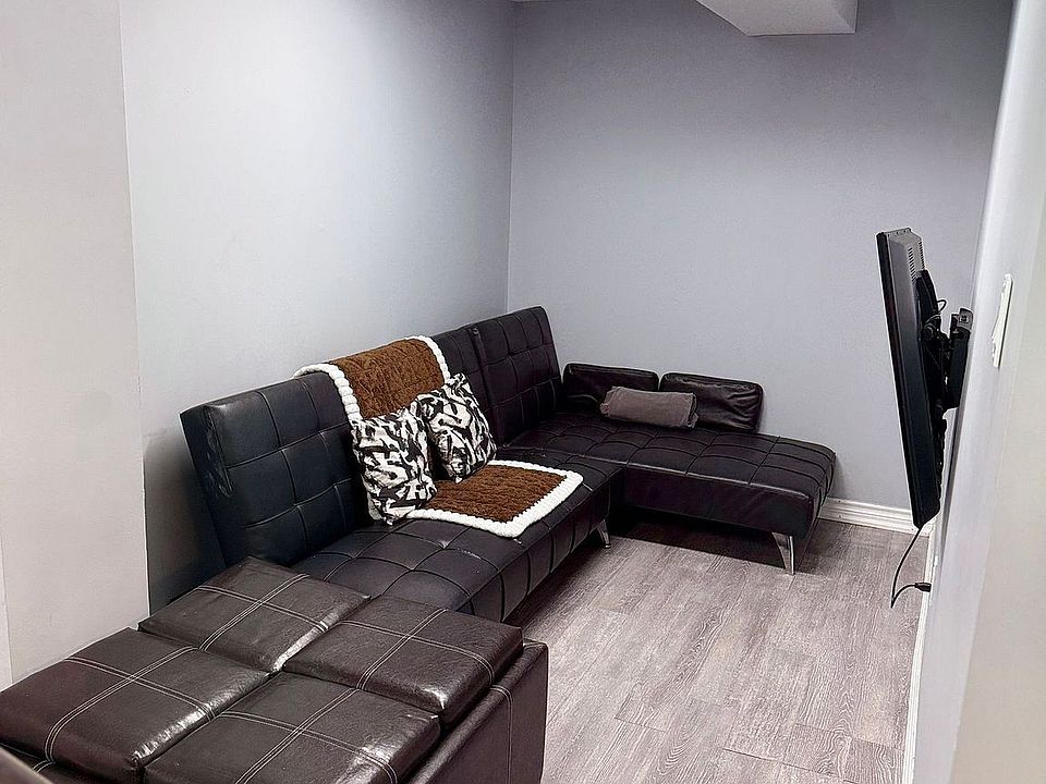 1st image of 3250 Apricot St #Basement