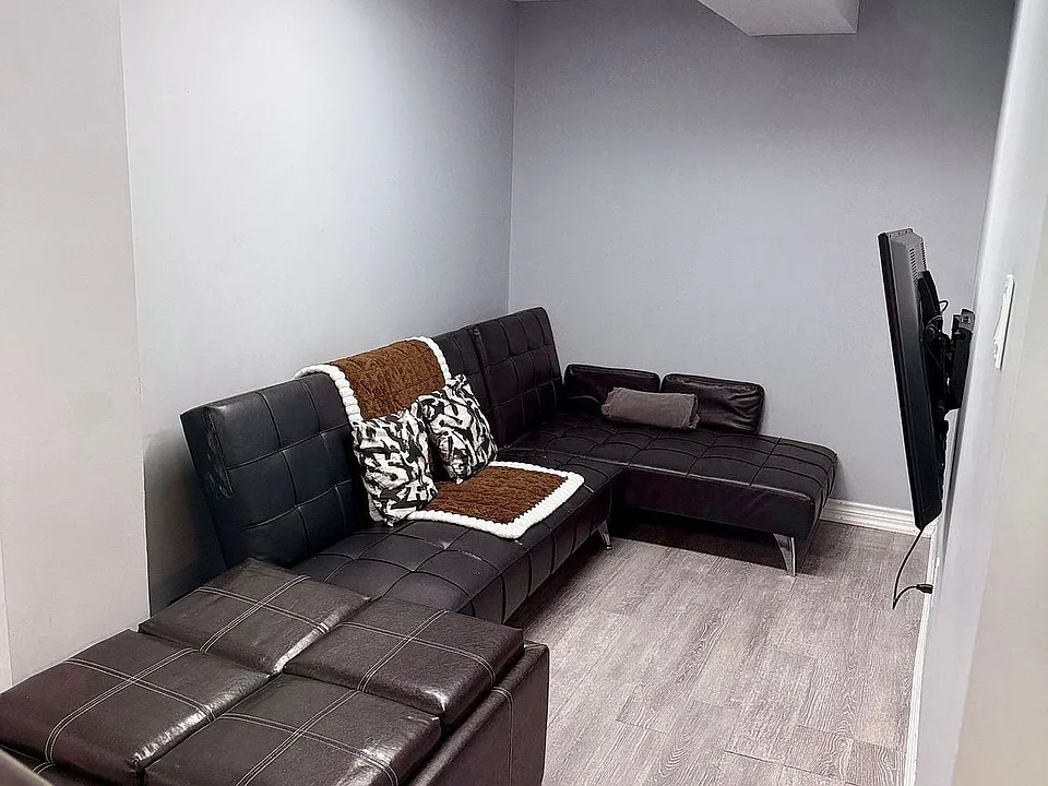 3250 Apricot St #BASEMENT
