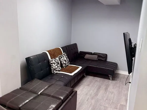 3250 Apricot St #Basement, Mississauga, ON L5N 8A8