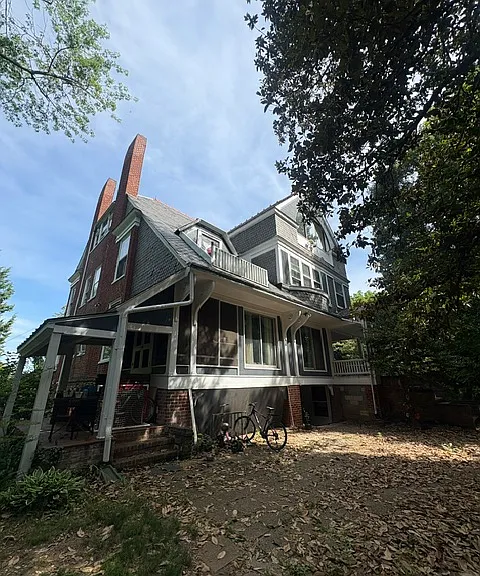 908 Cottage Ln #7 — Photo 2