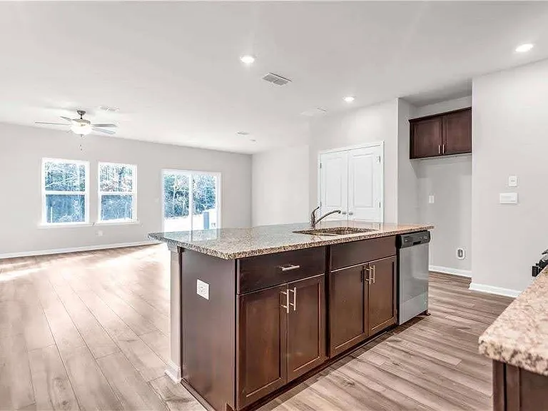 1575 Villageside Ct — Photo 7
