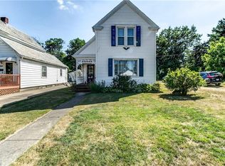 1049 Chestnut St, Grafton, OH 44044