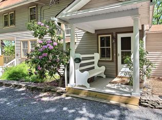 16 Park Ter, Pocono Manor, PA