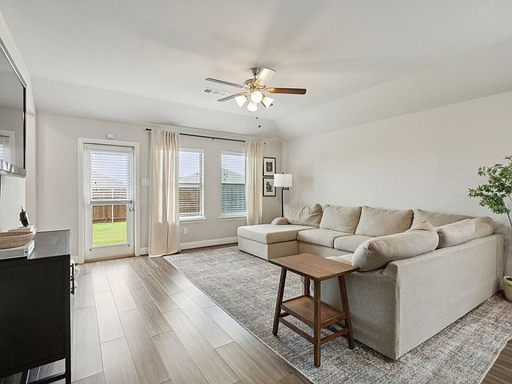 3rd image of 1432 Warringwood Dr